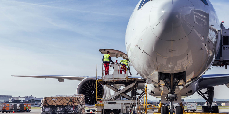 Why do most investors prefer to use air freight in Lebanon?